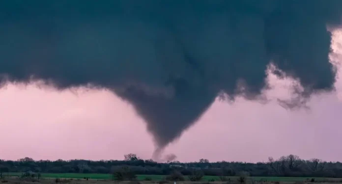 Tornado Warning in Florida Due to Hurricane Milton